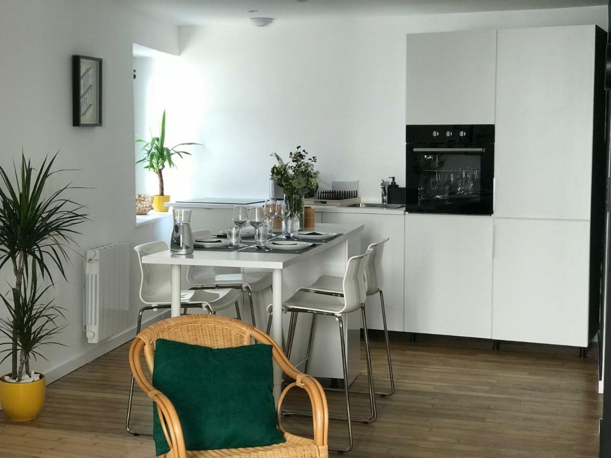 Appartement Au Coeur Du Quartier Historique วานส์ ภายนอก รูปภาพ